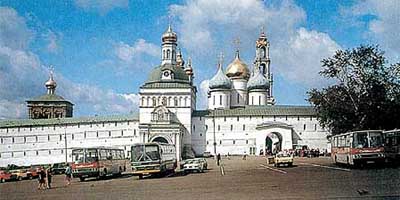 zagorsk3.jpg (24066 bytes)