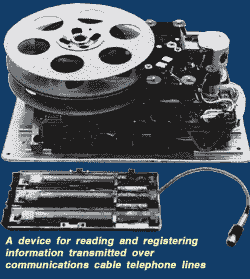 A device for reading and registering information transmitted over communications cable telephone lines